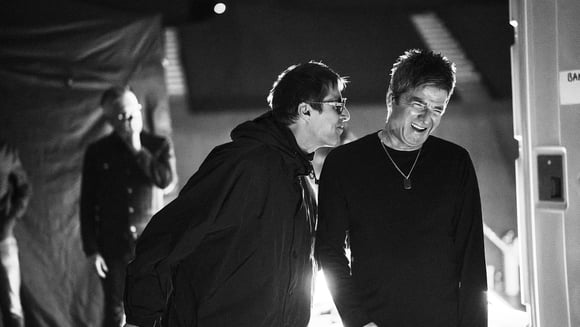 Séance unique • OASIS : DON'T LOOK BACK IN ANGER