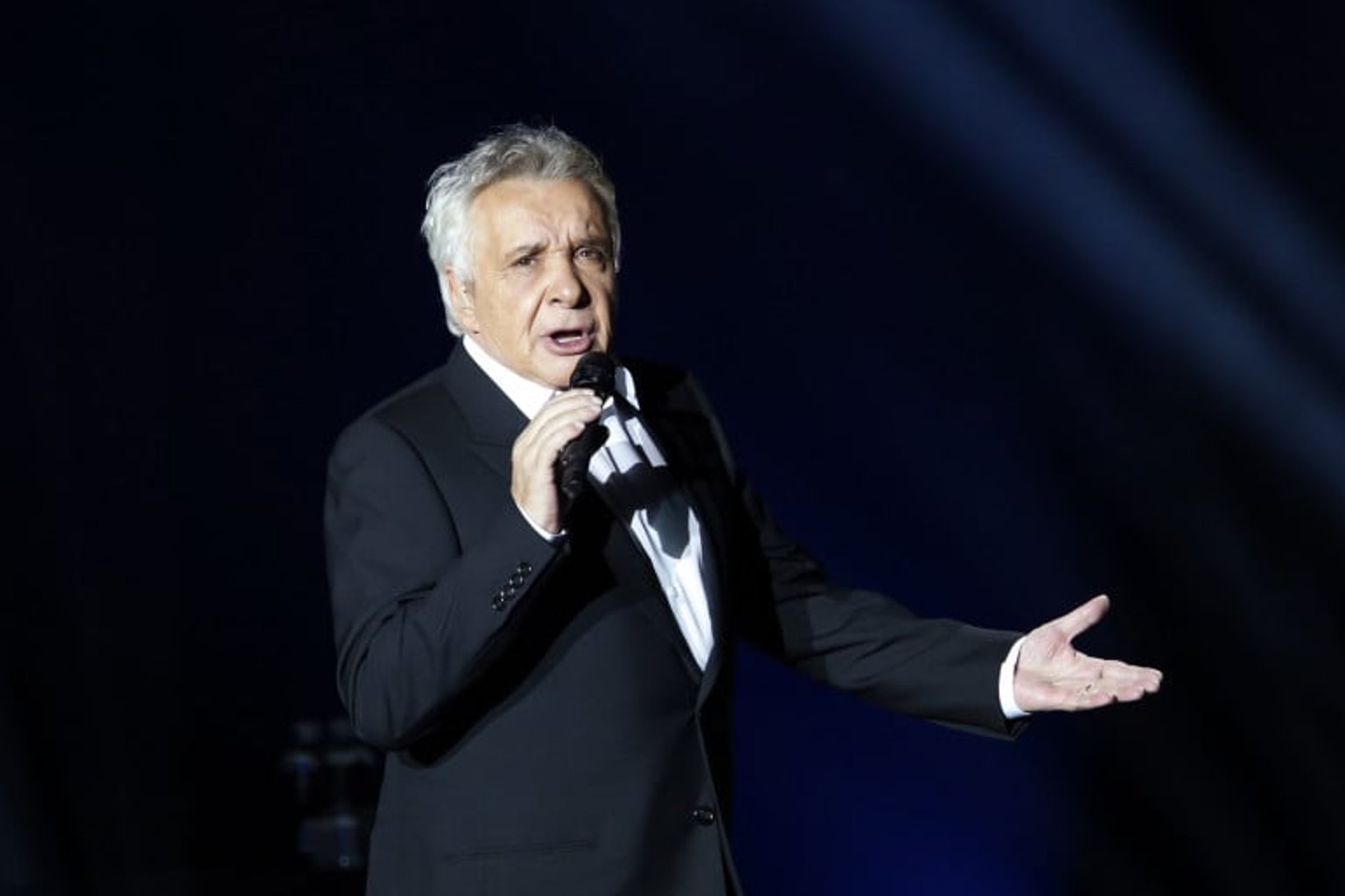MICHEL RACONTE SARDOU