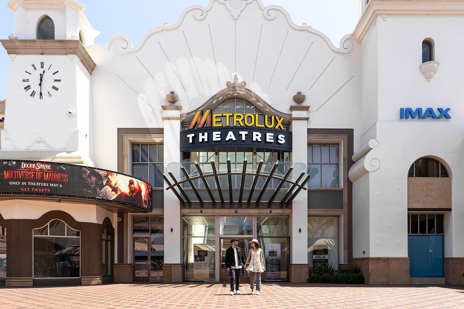 San Clemente theater from the outsite