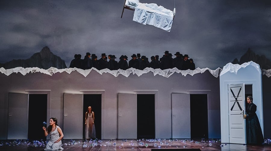 Met Opera 2025-26: La Sonnambula