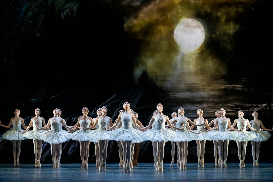 Royal Ballet and Opera: Swan Lake