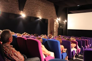 La salle des Templiers, vue sur le public.