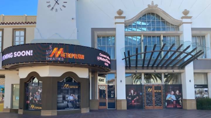 metro lux dine in view of theater from the outside