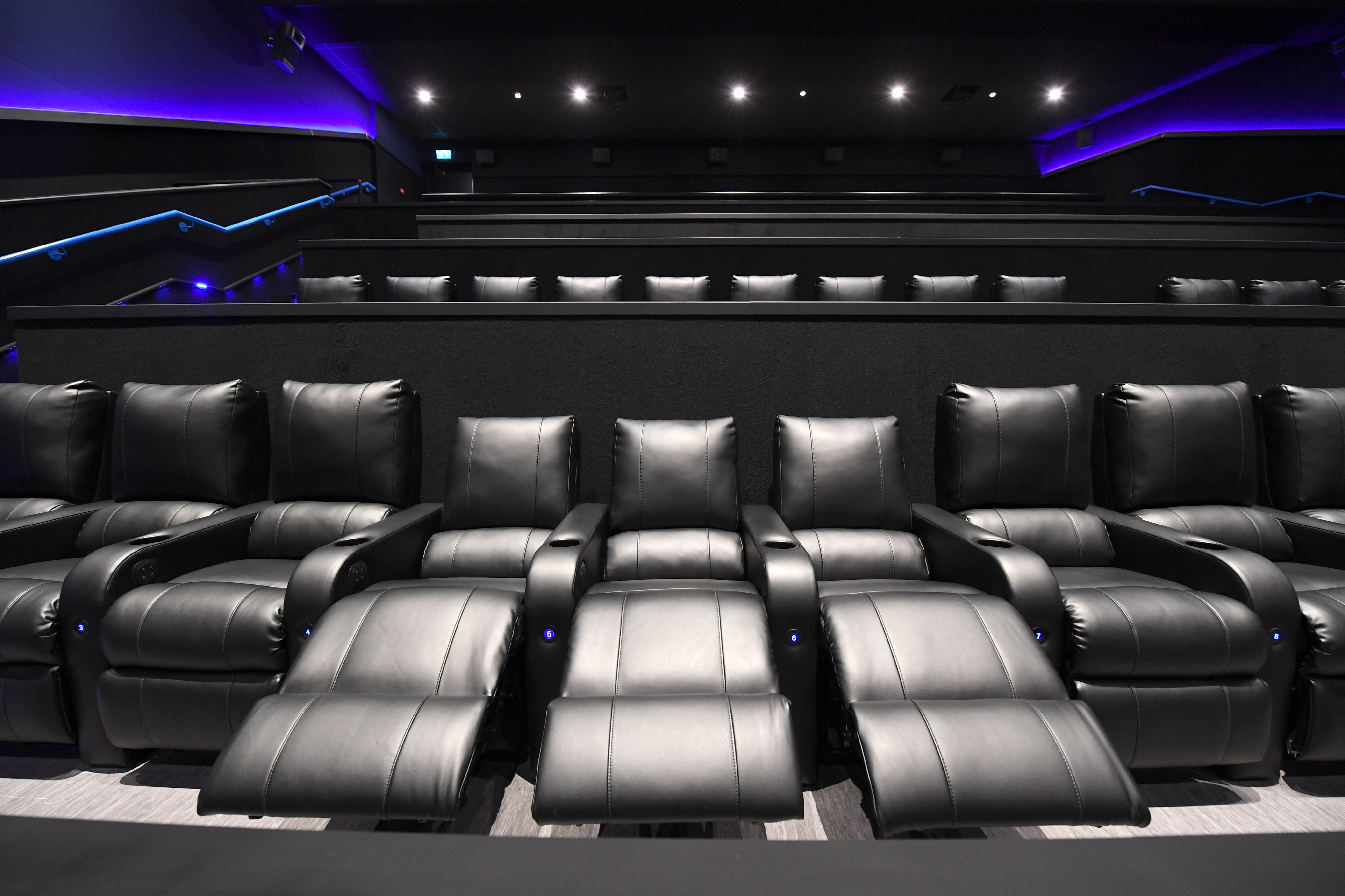 Show Case Cinemas - 68qdons